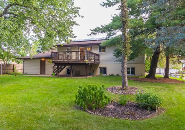 4th image of 1388 Amaryllis Ln, Eagan, MN 55123 | MLS# 7113385