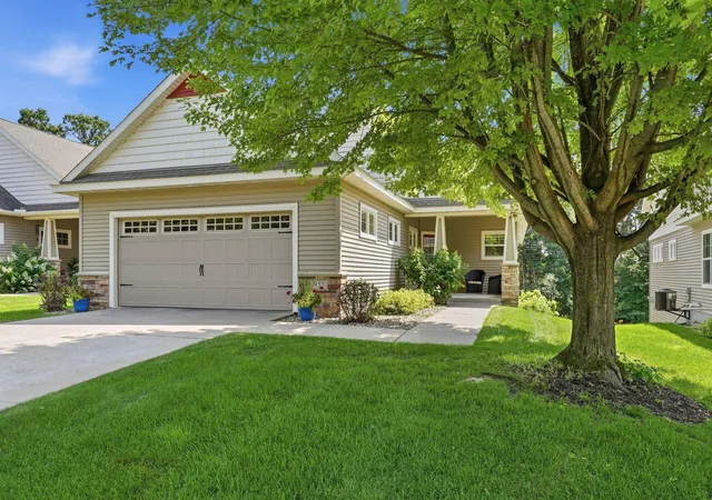 2nd image of 953 Firesteed Rdg, Waconia, MN 55387 | MLS# 7113386