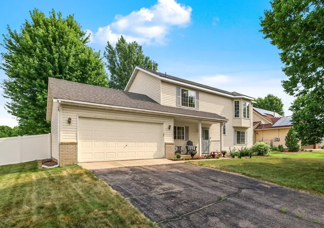 Photo 3 of Single family home for sale at 5811 191st Street W, Farmington, MN 55024 | MLS# 7113387 | Listing updated on 2026-10-08