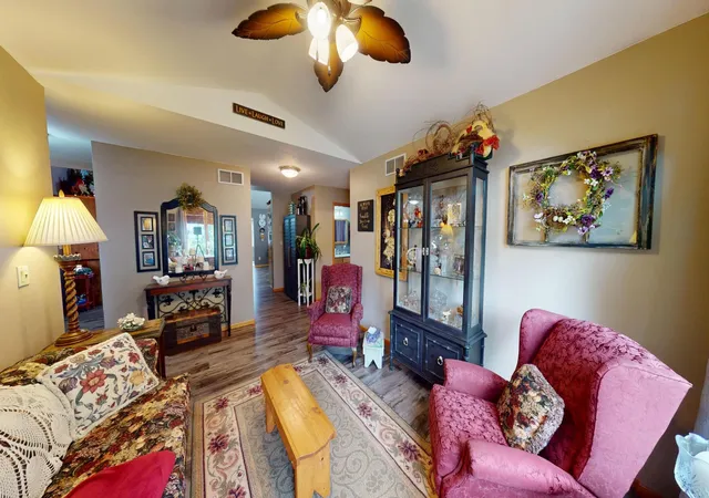 Photo 3 of Single family home for sale at 1906 Greenwood Dr, Albert Lea, MN 56007 | MLS# 7113395 | Listing updated on 2026-08-24