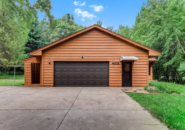 2nd image of 1775 214th Ave Nw, Cedar, MN 55011 | MLS# 7113403