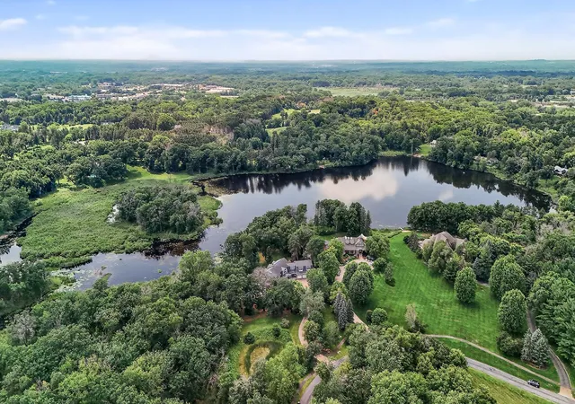 Photo 2 of Sale Pending at 9 Hillary Farm Ln, Saint Paul, MN 55110 | MLS# 7113422 | Listing updated on 2026-10-05