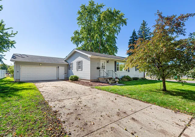 Single family home for sale at 500 13th Avenue SE, Waseca, MN 56093 | MLS# 7113429