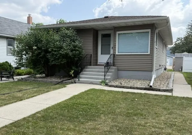 Photo 1 of Single family home for sale at 408 8th Street N, Breckenridge, MN 56520 | MLS# 7113462 | Listing updated on 2026-09-21