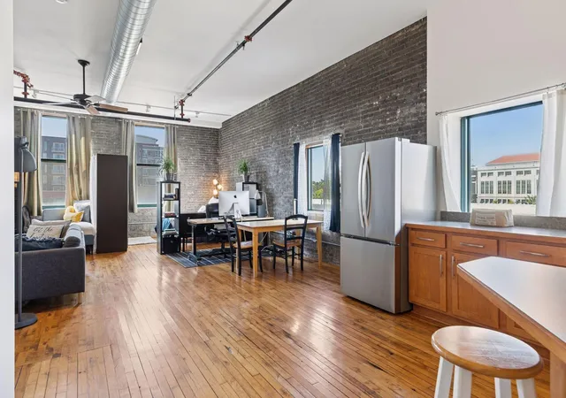 Listing Photo 5 - Condo for sale in building located at 523 Jackson St, St. Paul, MN 55101 - Unit #302