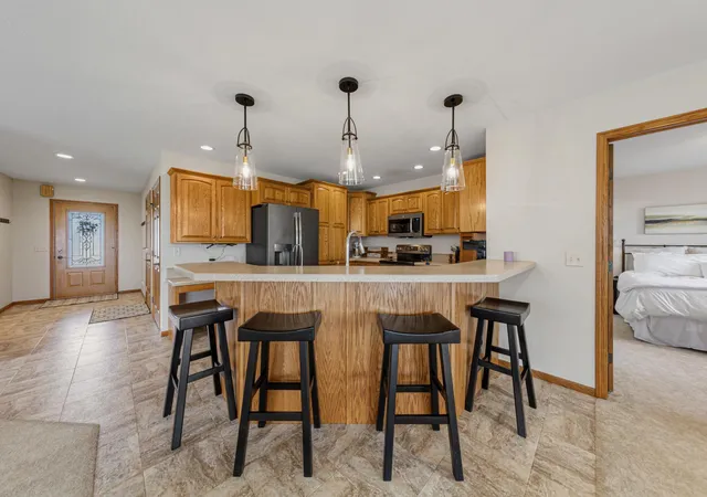 Photo 3 of Sale Pending at 580 Southwind Dr, Fairmont, MN 56031 | MLS# 7113526 | Listing updated on 2026-08-27