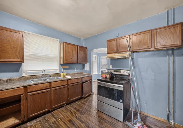 3rd image of 2317 W 4th Street, Duluth, MN 55806 | MLS# 7113530