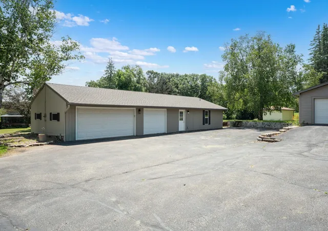 Photo 2 of Single family home for sale at 2540 28th Street Se, Rochester, MN 55904 | MLS# 7113561 | Listing updated on 2026-09-21