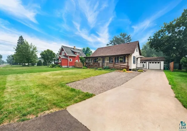 1st image of 220 E Locust St, Duluth, MN 55811 | MLS# 7113563