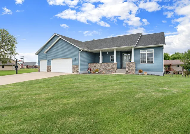 1st image of 375 Hickory Ln Ne, Owatonna, MN 55060 | MLS# 7113584