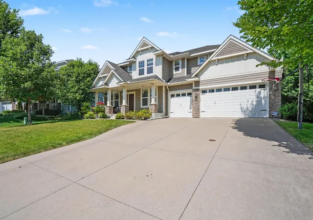Photo 2 of Mansion for sale at 5310 Black Oaks Ln N, Minneapolis, MN 55446 | MLS# 7113592 | Listing updated on 2026-08-26