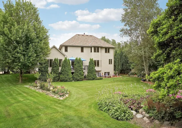 2nd image of 4125 Empire Ln N, Minneapolis, MN 55446 | MLS# 7113593