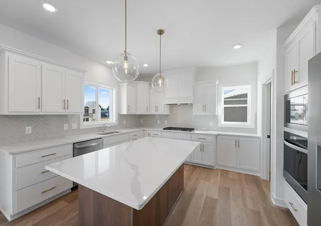 1st image of 7577 22nd Ave E, Shakopee, MN 55379 | MLS# 7113601