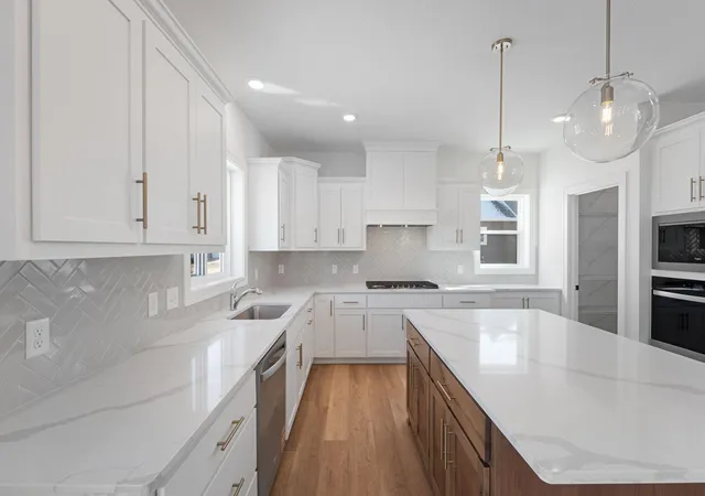 2nd image of 7577 22nd Ave E, Shakopee, MN 55379 | MLS# 7113601