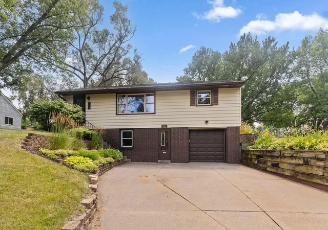 Photo 1 of Single family home for sale at 1716 County Rd C E, Saint Paul, MN 55109 | MLS# 7113605 | Listing updated on 2026-08-11