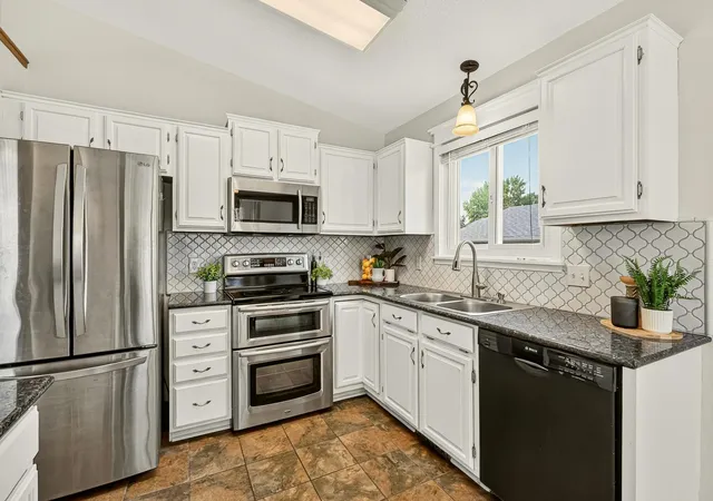 2nd image of 4215 4th Pl Nw, Rochester, MN 55901 | MLS# 7113622