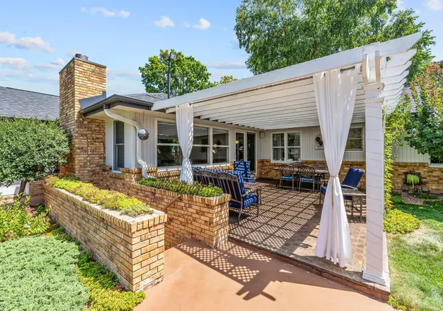Photo 3 of Sale Pending at 9424 Chicago Ave S, Minneapolis, MN 55420 | MLS# 7113646 | Listing updated on 2026-08-08