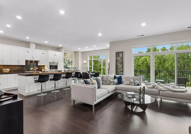 1st image of 935 Lake St E #202, Wayzata, MN 55391 | MLS# 7113687