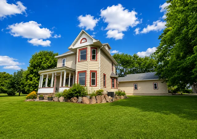 Photo 2 of Single family home for sale at 6321 County 11 Blvd, Kenyon, MN 55946 | MLS# 7113691 | Listing updated on 2026-09-20