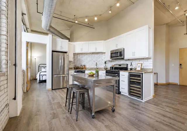 Photo 3 of Sale Pending at 1901 E Hennepin Ave #104, Minneapolis, MN 55413 | MLS# 7113694 | Listing updated on 2026-08-12