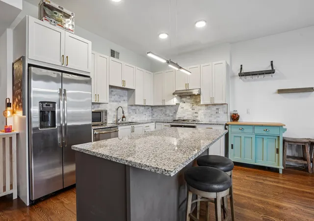 Photo 3 of Condo for sale at 1240 S 2nd Street #622, Minneapolis, MN 55415 | MLS# 7113695 | Listing updated on 2026-08-27