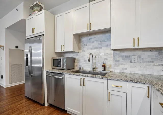 Photo 4 of Condo for sale at 1240 S 2nd Street #622, Minneapolis, MN 55415 | MLS# 7113695 | Listing updated on 2026-08-27