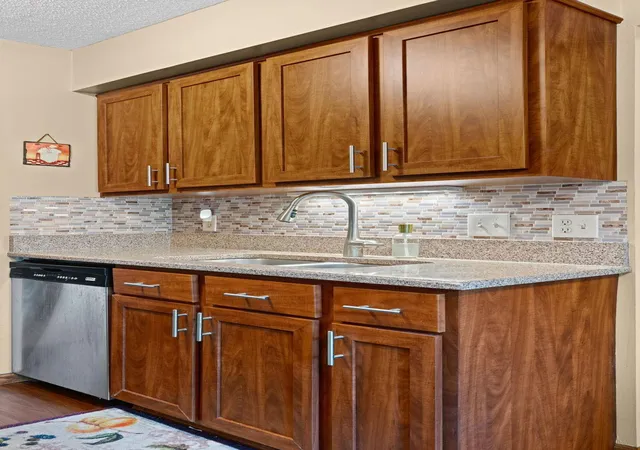 5th image of 14309 Bedford Dr, Eden Prairie, MN 55346 | MLS# 7113699