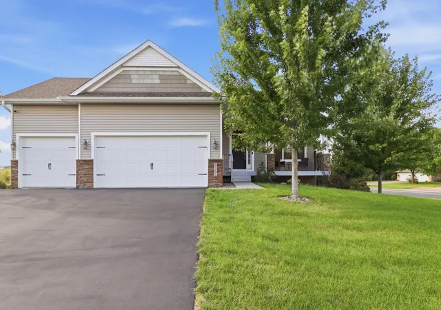 Photo 2 of Single family home for sale at 17301 Eastwood Ave, Lakeville, MN 55044 | MLS# 7113723 | Listing updated on 2026-09-24