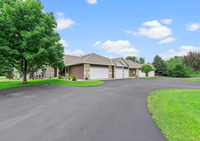 Photo 4 of Single family home for sale at 6228 Creekview Ln N, Minneapolis, MN 55443 | MLS# 7113733 | Listing updated on 2026-08-04