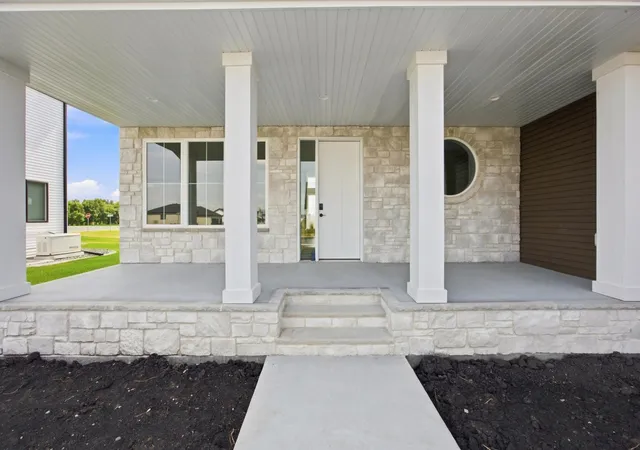 Photo 3 of Single family home for sale at 8912 Meadowlark Pkwy, Horace, ND 58047 | MLS# 7113742 | Listing updated on 2026-08-19