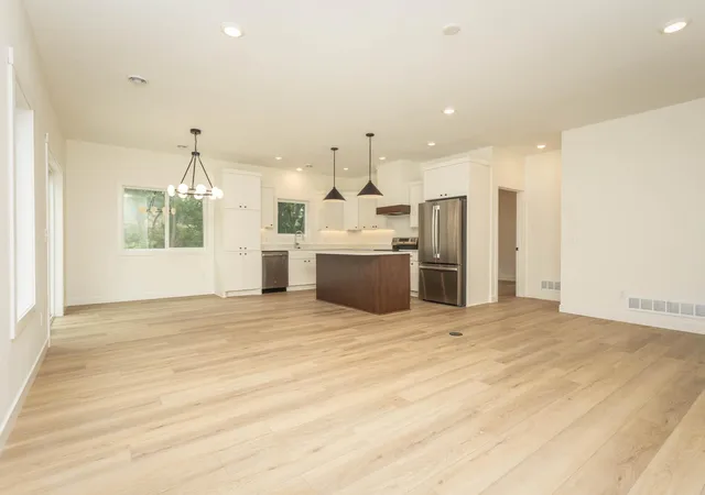 Photo 3 of Single family home for sale at 1011 Nokomis St, Alexandria, MN 56308 | MLS# 7113745 | Listing updated on 2026-09-24