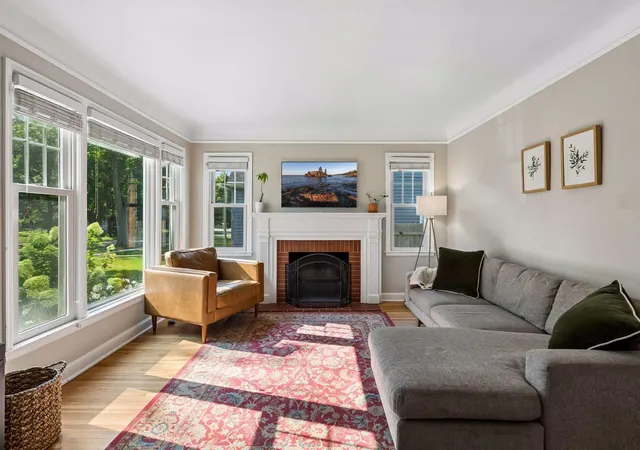 Photo 3 of Sale Pending at 3220 Kentucky Ave S, Minneapolis, MN 55426 | MLS# 7113755 | Listing updated on 2026-08-17