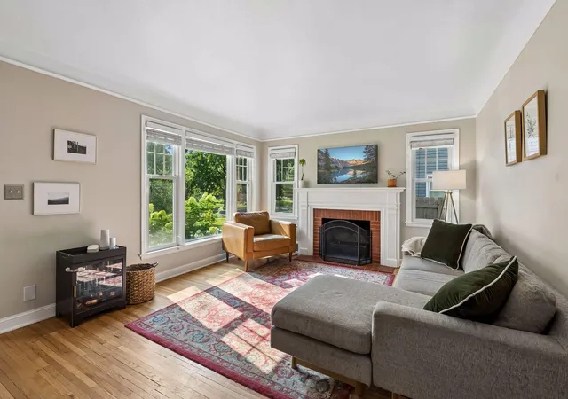 Photo 4 of Sale Pending at 3220 Kentucky Ave S, Minneapolis, MN 55426 | MLS# 7113755 | Listing updated on 2026-08-17