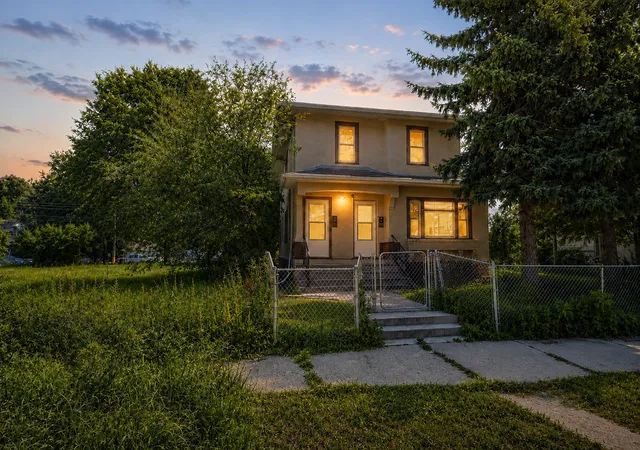 1st image of 2122 N 6th St, Minneapolis, MN 55411 | MLS# 7113782