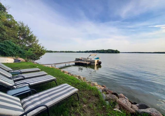 2nd image of 24150 E Cedar Lake Dr, New Prague, MN 56071 | MLS# 7113830