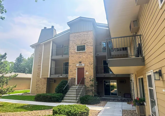 1st image of 2020 Ridge Dr #16, Minneapolis, MN 55416 | MLS# 7113890