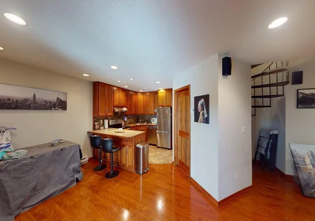 2nd image of 2020 Ridge Dr #16, Minneapolis, MN 55416 | MLS# 7113890