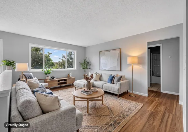 4th image of 4388 Blakewood Dr, Shakopee, MN 55379 | MLS# 7113894