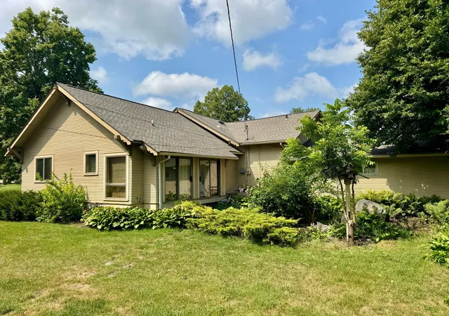 Photo 4 of Single family home for sale at 1008 W Ash Ave, Olivia, MN 56277 | MLS# 7113895 | Listing updated on 2026-08-11