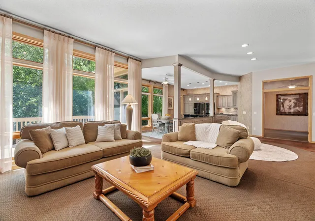 Photo 4 of Single family home for sale at 8975 Hunters Way, Saint Paul, MN 55124 | MLS# 7113905 | Listing updated on 2026-08-21