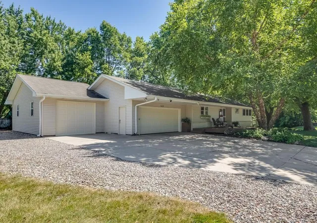 Photo 3 of Single family home for sale at 5137 Forest Rd, Minnetonka, MN 55345 | MLS# 7113906 | Listing updated on 2026-09-04