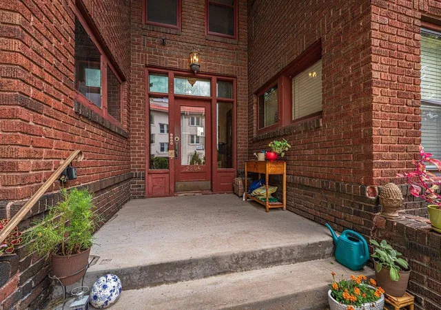 Listing Photo 4 - Condo for sale in building located at 2895 James Ave S, Minneapolis, MN 55408 - Unit #4