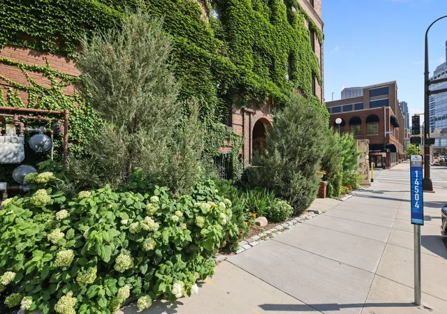 Photo 4 of Condo for sale at 1204 Harmon Pl #4, Minneapolis, MN 55403 | MLS# 7113931 | Listing updated on 2026-08-18