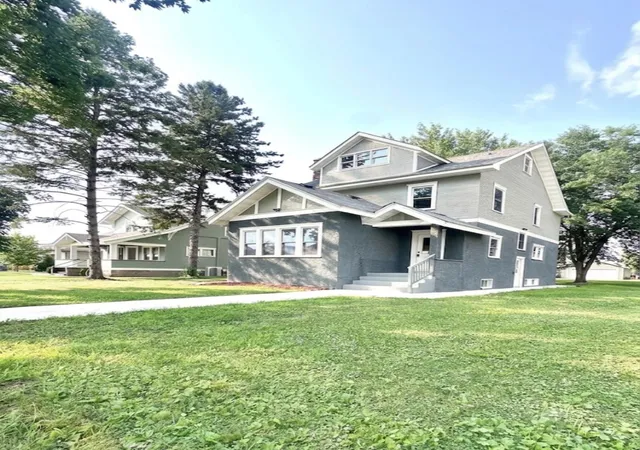 Photo 2 of Single family home for sale at 318 2nd Street W, Wabasha, MN 55981 | MLS# 7113949 | Listing updated on 2026-09-06