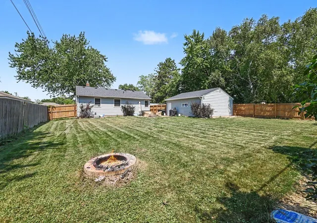 Photo 3 of Sale Pending at 1460 Sherren Ave E, Saint Paul, MN 55109 | MLS# 7113959 | Listing updated on 2026-10-07