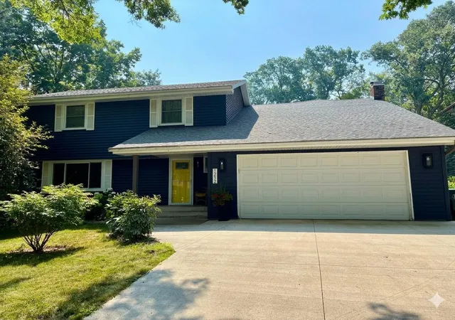 1st image of 1212 Balsam Trl E, Saint Paul, MN 55123 | MLS# 7113975