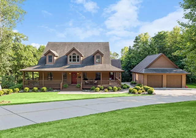 2nd image of 2770 Southview Rdg, Red Wing, MN 55066 | MLS# 7113996