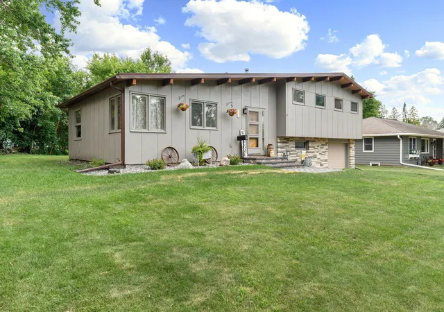 2nd image of 541 Prospect St, Owatonna, MN 55060 | MLS# 7114005