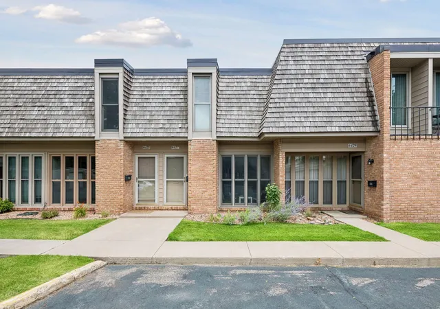 Photo 1 of Single family home for sale at 6427 Barrie Rd, Minneapolis, MN 55435 | MLS# 7114017 | Listing updated on 2026-08-26