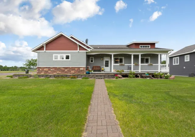 Photo 2 of Single family home for sale at 1700 Wood Duck St, Saint Peter, MN 56082 | MLS# 7114063 | Listing updated on 2026-08-25